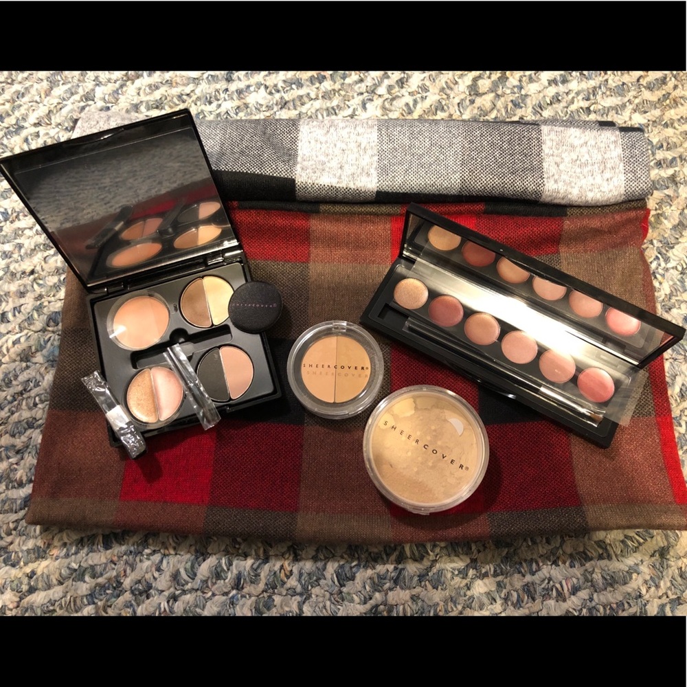 COPY - Sheer Cover Makeup Set